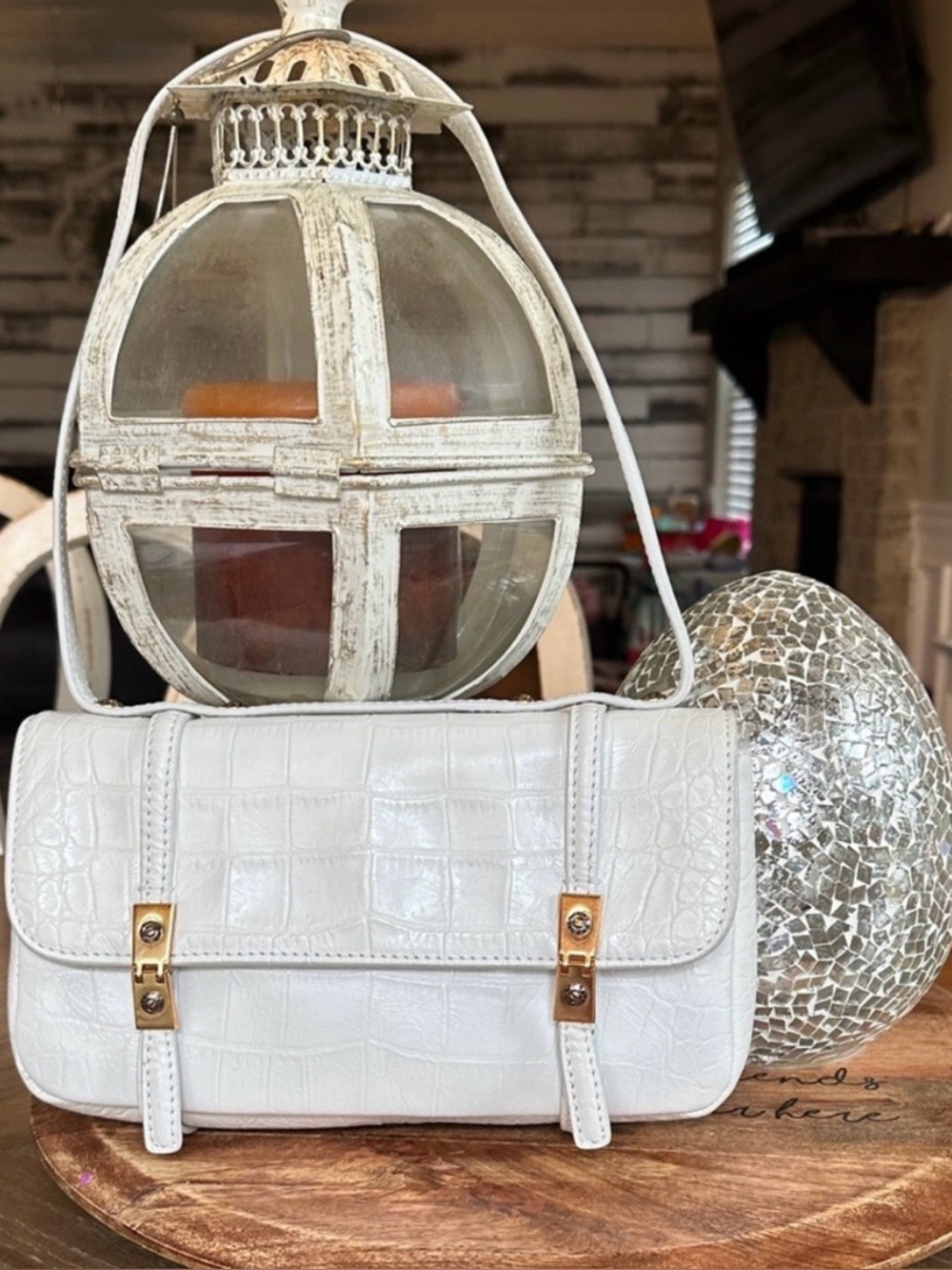 Henri Bendel White “Starlet” Crocodile-Embossed Leather Small Shoulder Bag GUC